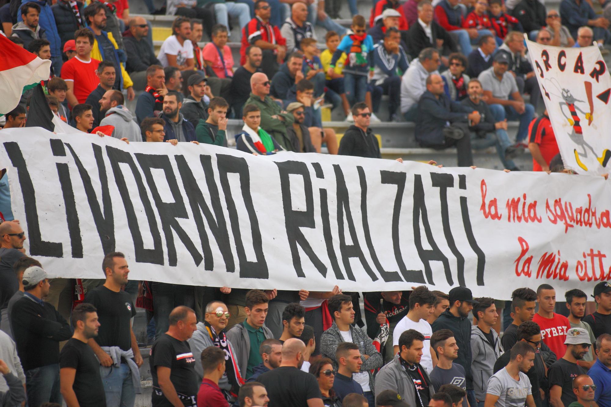 Tragedia di Livorno, i tifosi rossoneri raccolgono oltre 800 euro » Gazzetta Lucchese Tragedia di Livorno, i tifosi rossoneri raccolgono oltre 800 euro » Gazzetta Lucchese