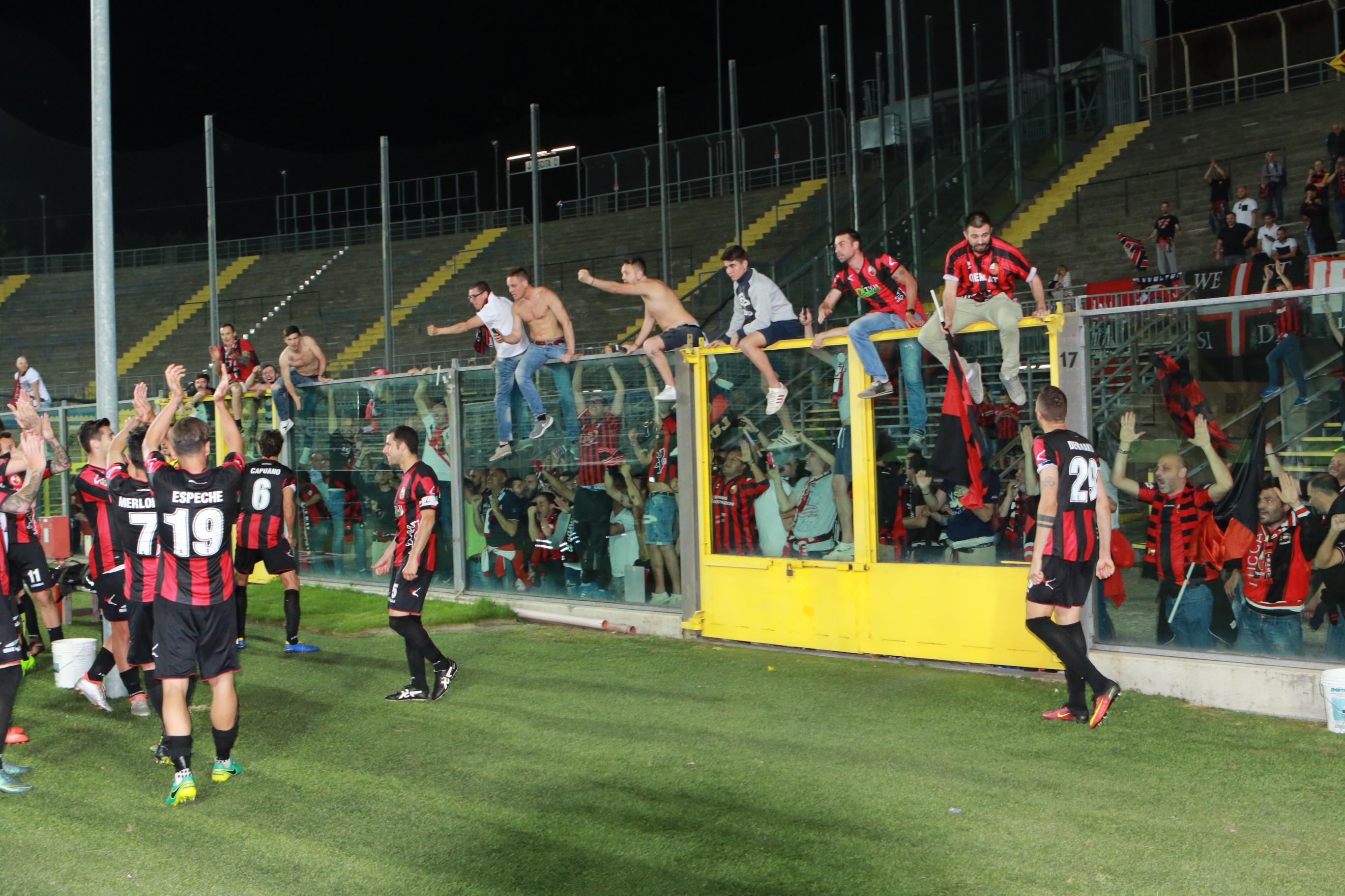 Con le unghie e con i denti » Gazzetta Lucchese